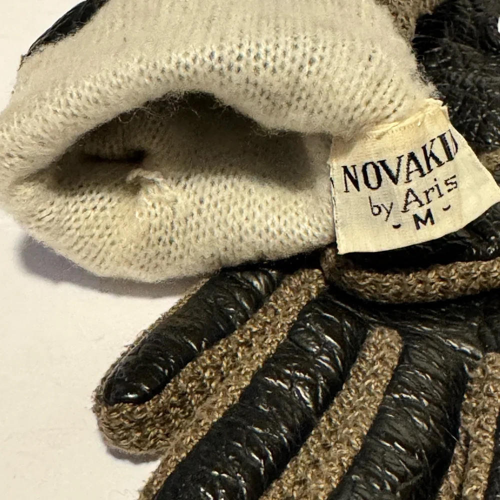 Aris Novakid Women’s M Gloves Black Tan Trim Buckles Accent Lined Vintage